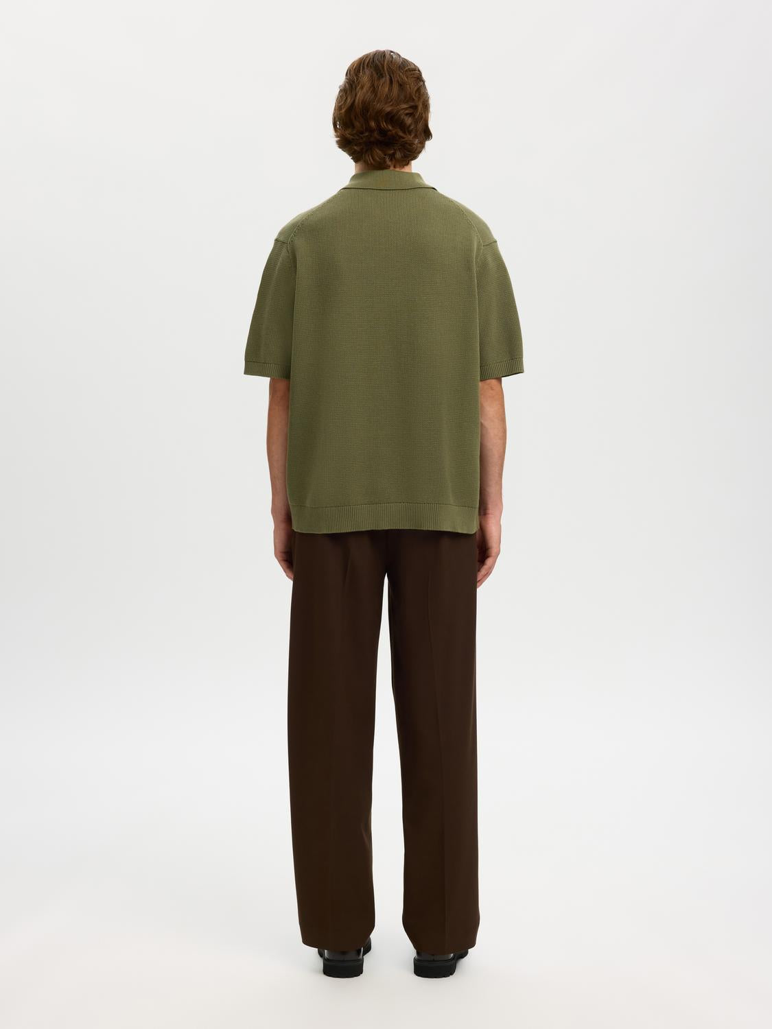 model_shot-back